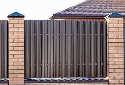 Металлический штакетник: Стальное Сердце Вашего Забора